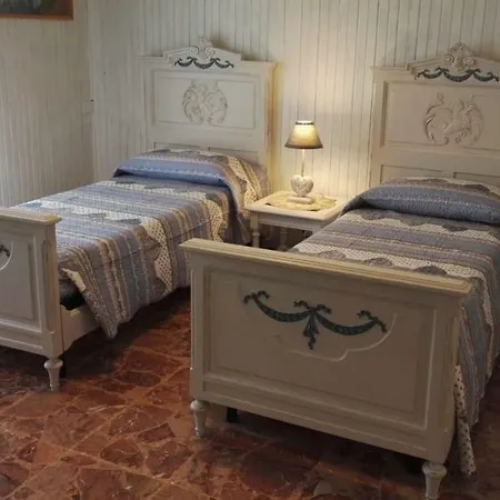 Bed & Bike Nel Centro Della Val Di Susa 아파트 *